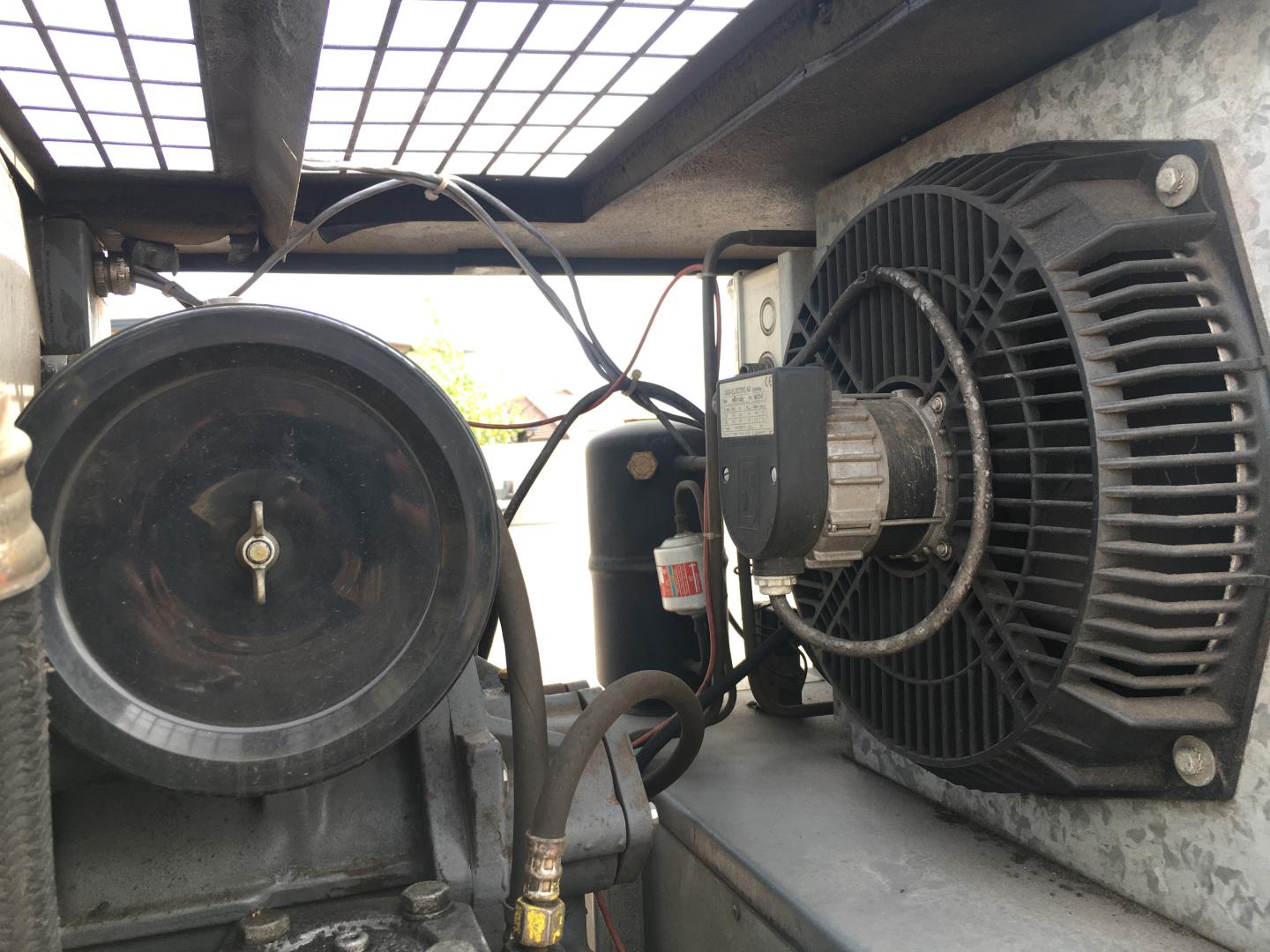 ./imagenes/INVOICE/2019/17237/COMPRESOR ATLS COPCO GA22 (20).JPG